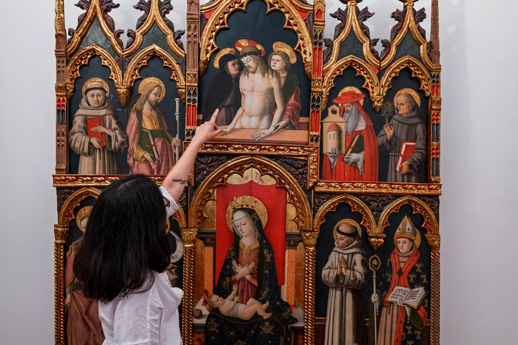 Un’esperienza che unisce scienza, natura e arte. Il Museo Comunale dei Fossili e dei Minerali – Museo dell’Alamanno di Montefalcone Appennino è un punto di riferimento non solo per studiosi e appassionati, ma anche per famiglie, scolaresche e semplici curiosi che desiderano immergersi in un affascinante viaggio nel tempo.